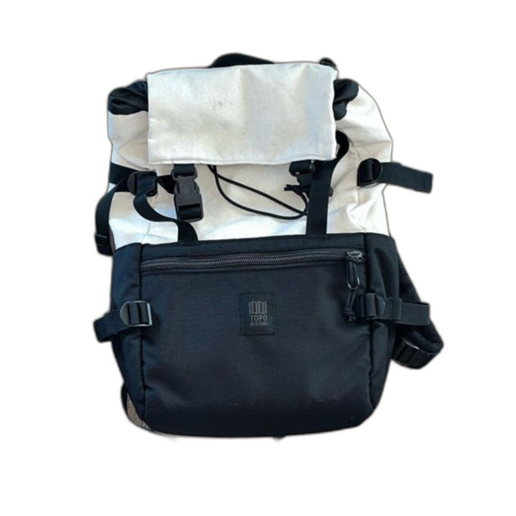Topo Classic Rover Traveling Backpack Men's Logo Adventure White Black - Picture 1 of 4